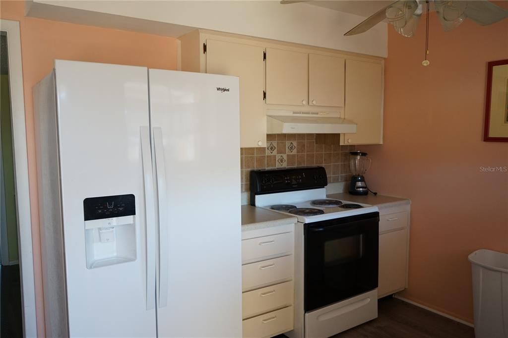 For Rent: $1,500 (1 beds, 1 baths, 910 Square Feet)