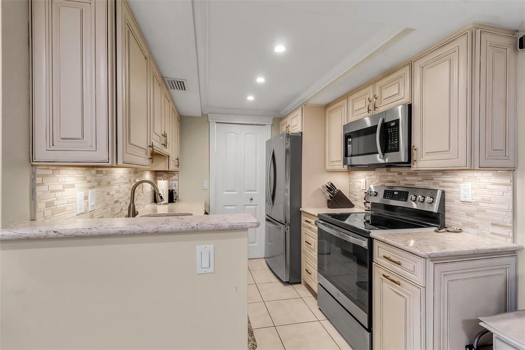 For Sale: $239,990 (2 beds, 2 baths, 1178 Square Feet)