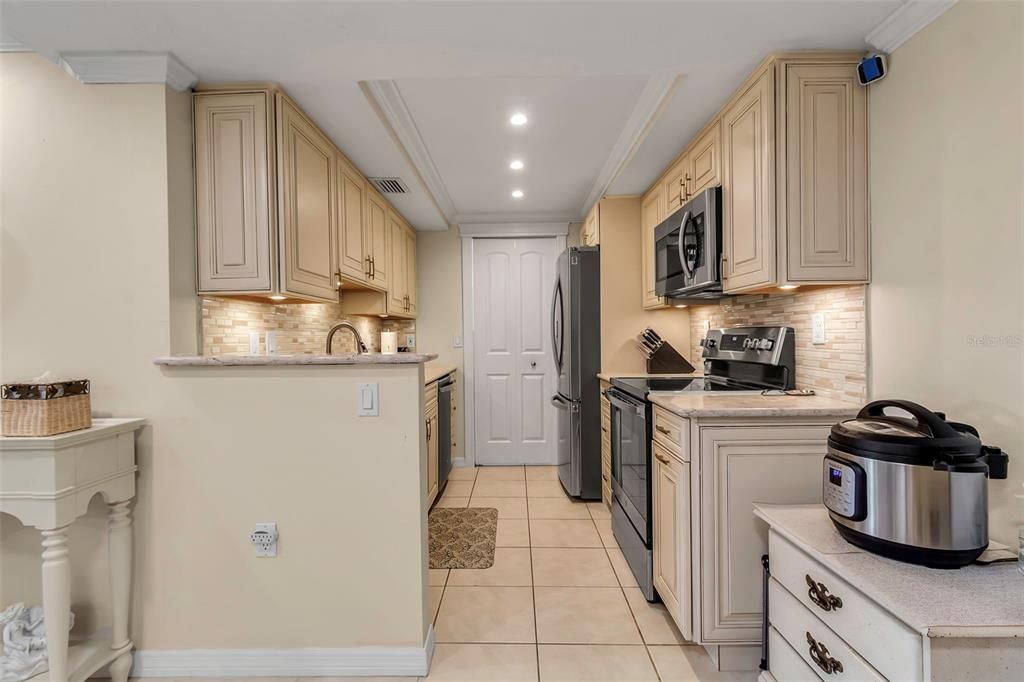 For Sale: $239,990 (2 beds, 2 baths, 1178 Square Feet)