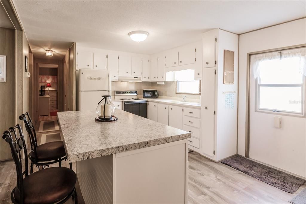 Kitchen with Island and Breakfast Bar