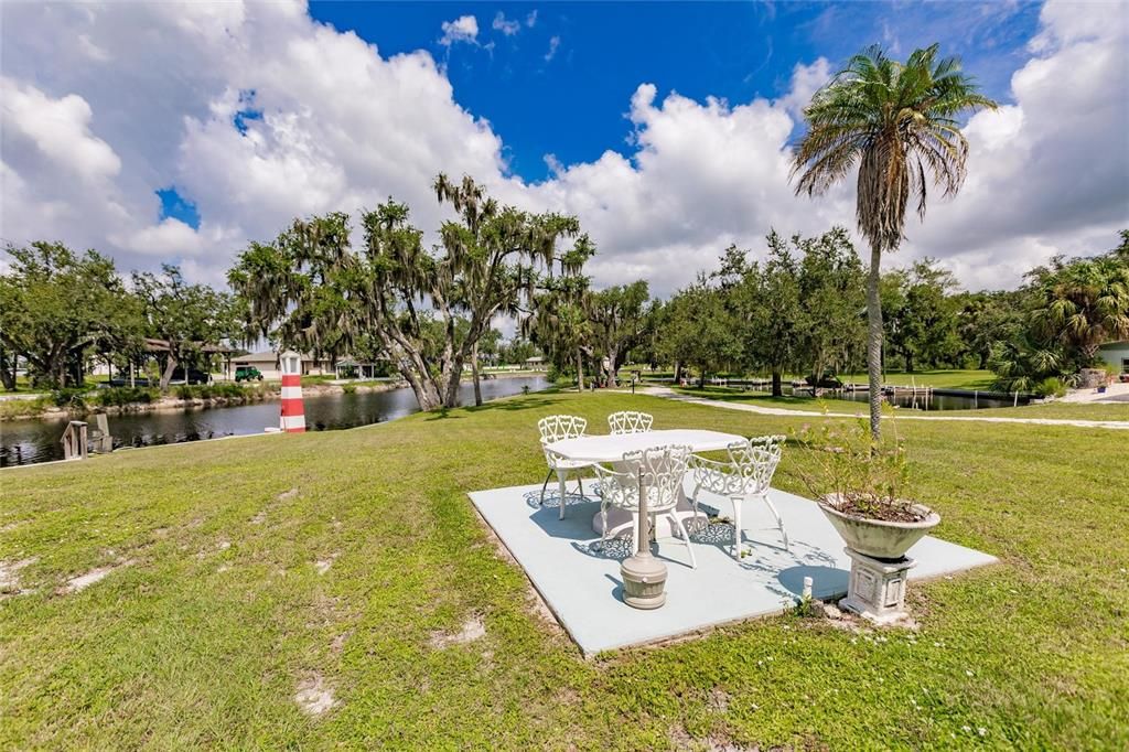 Community Waterside picnic & seating area