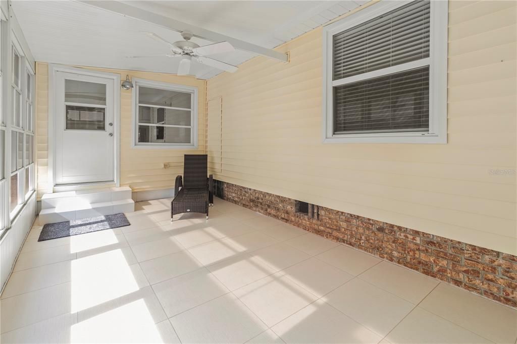 For Sale: $275,000 (3 beds, 2 baths, 1352 Square Feet)