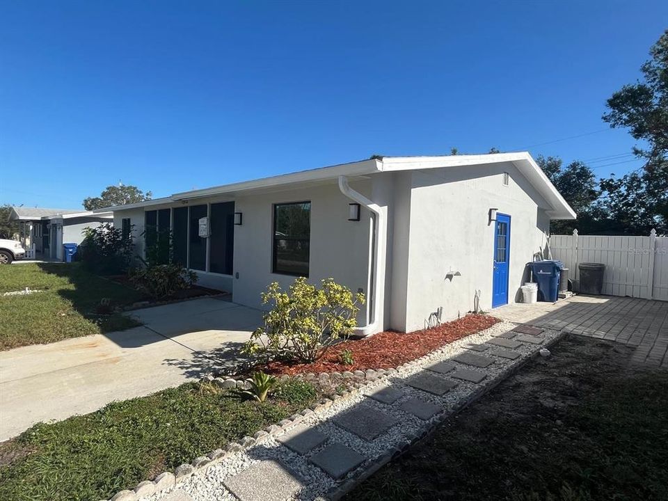 For Sale: $449,000 (3 beds, 2 baths, 1369 Square Feet)