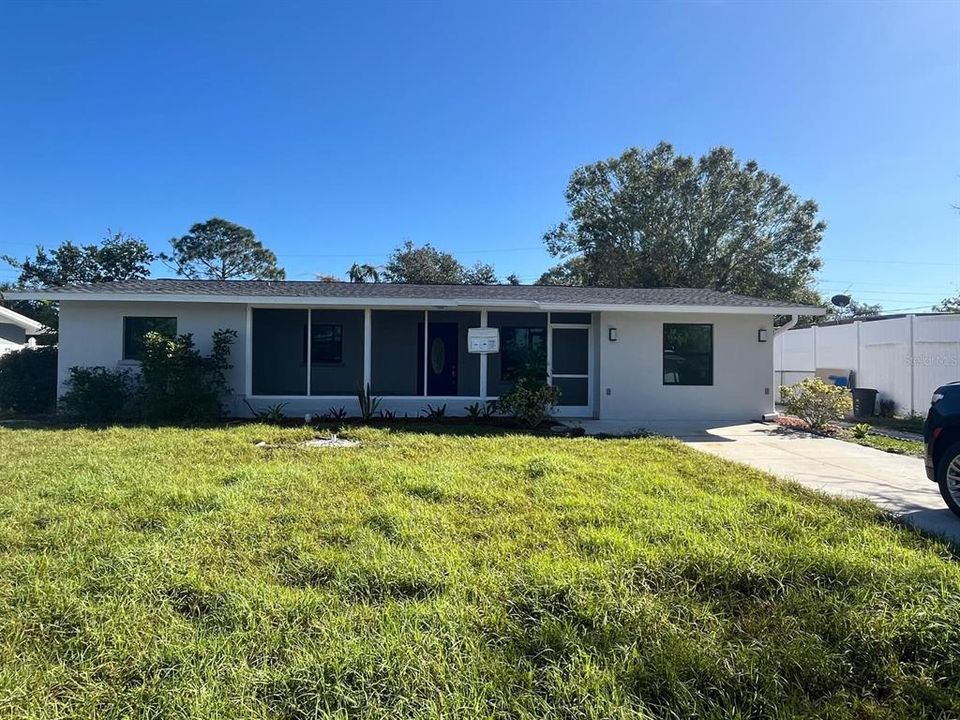 For Sale: $449,000 (3 beds, 2 baths, 1369 Square Feet)