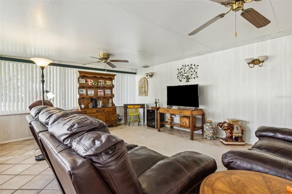 For Sale: $339,900 (2 beds, 2 baths, 1640 Square Feet)