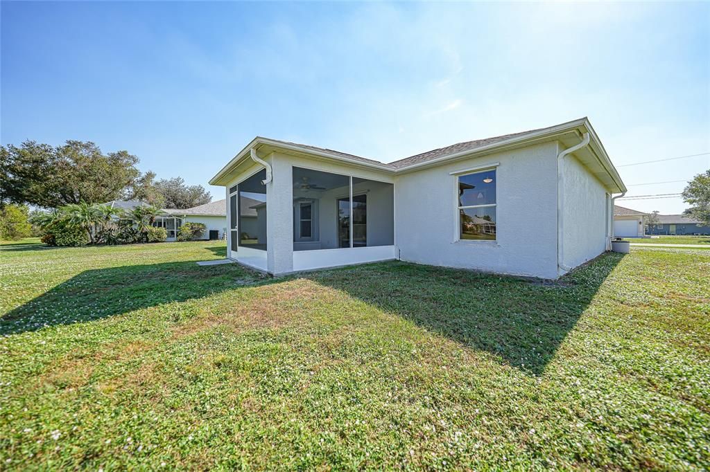 For Sale: $299,000 (3 beds, 2 baths, 1372 Square Feet)