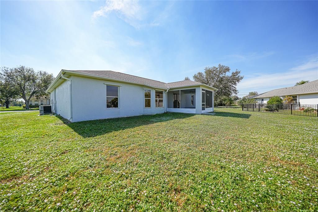 For Sale: $299,000 (3 beds, 2 baths, 1372 Square Feet)