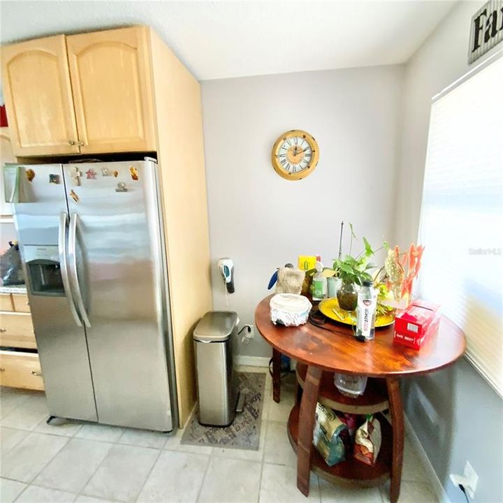 For Sale: $325,000 (3 beds, 2 baths, 1272 Square Feet)