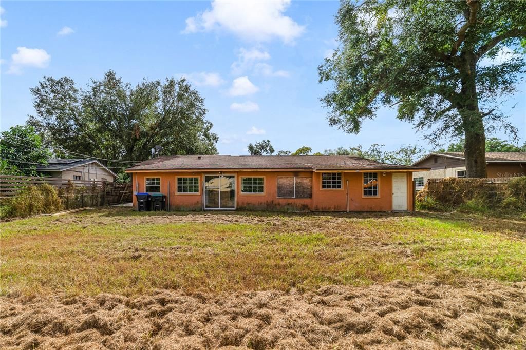 For Sale: $250,000 (3 beds, 2 baths, 1676 Square Feet)