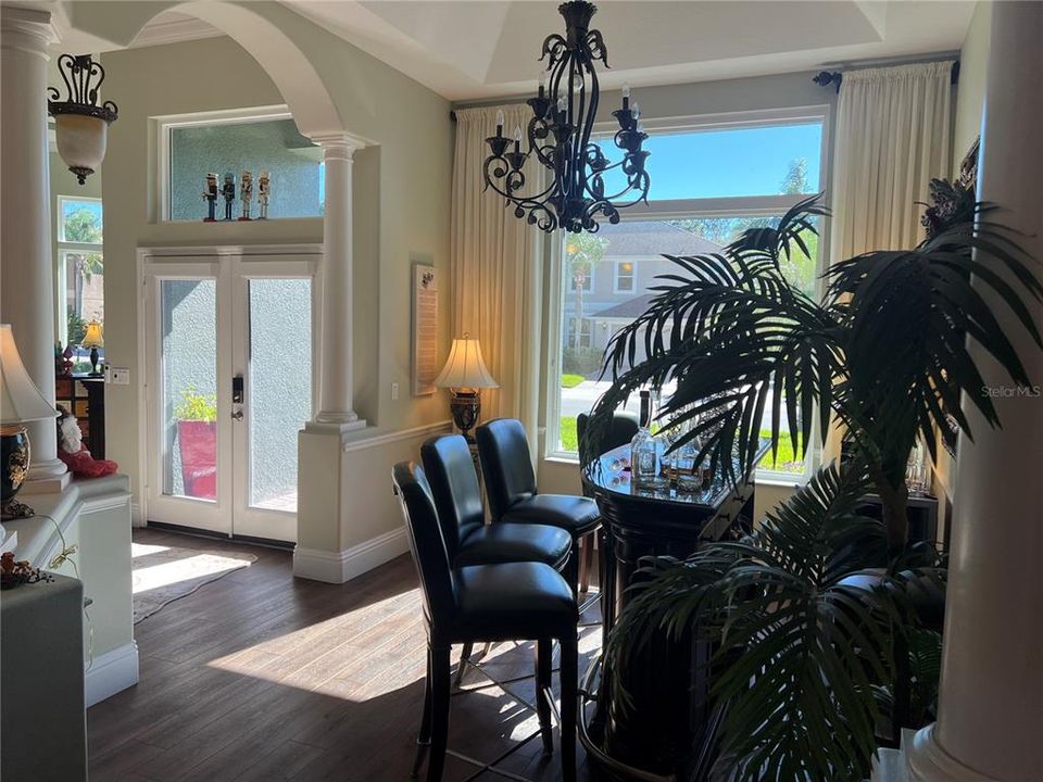 Formal Dining Room/Lounge