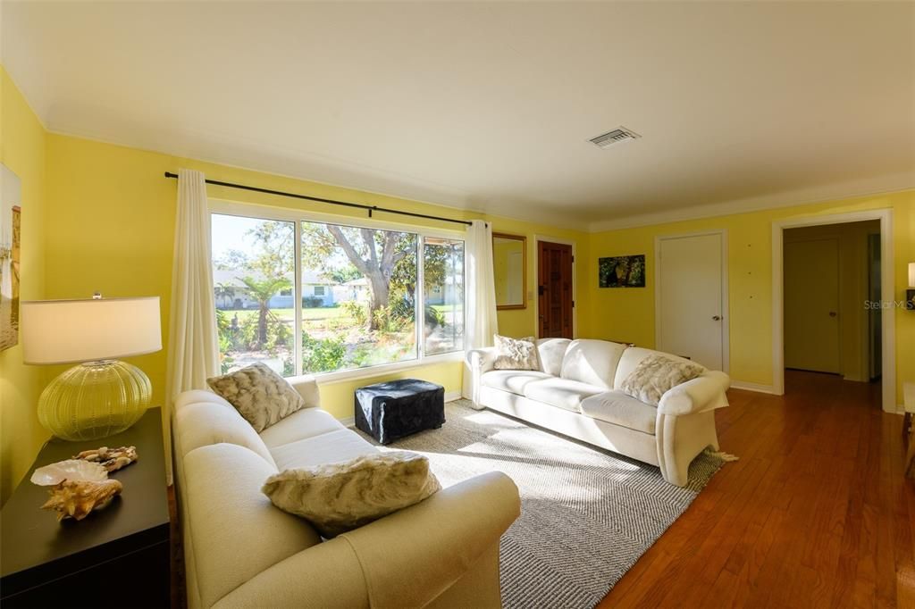 Livingroom with large window