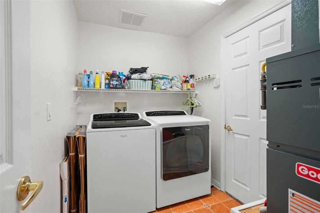 For Sale: $349,900 (3 beds, 2 baths, 1692 Square Feet)