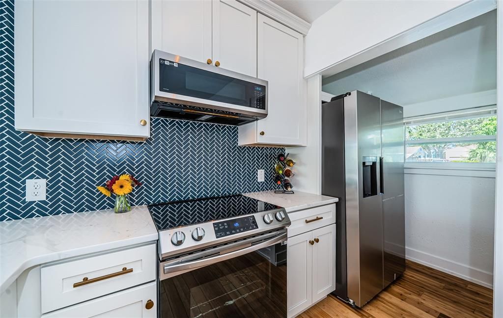 For Sale: $525,000 (2 beds, 1 baths, 789 Square Feet)