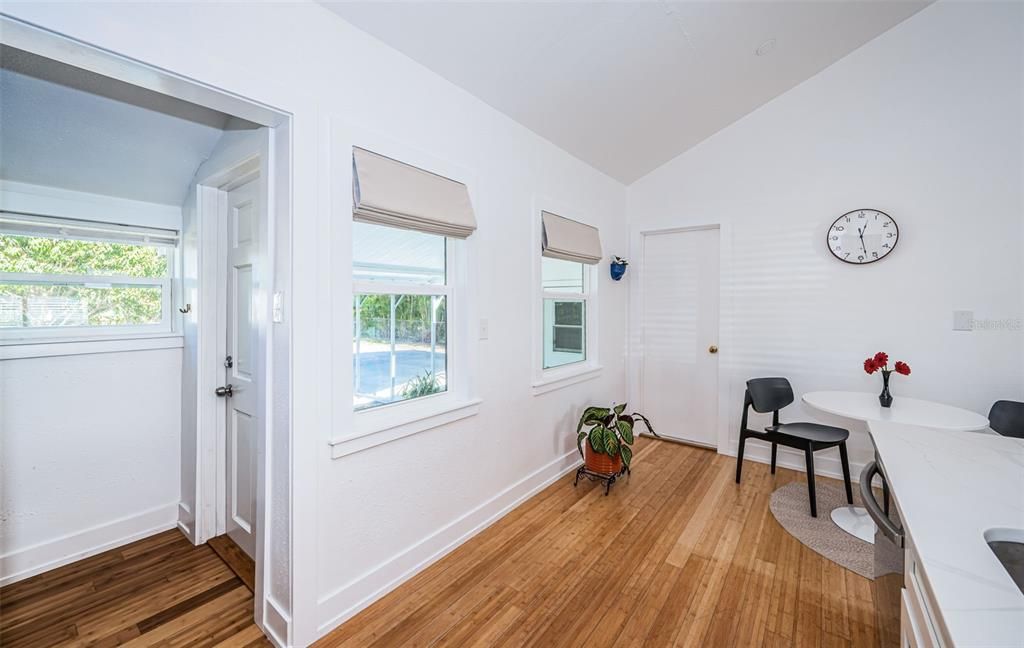 For Sale: $525,000 (2 beds, 1 baths, 789 Square Feet)