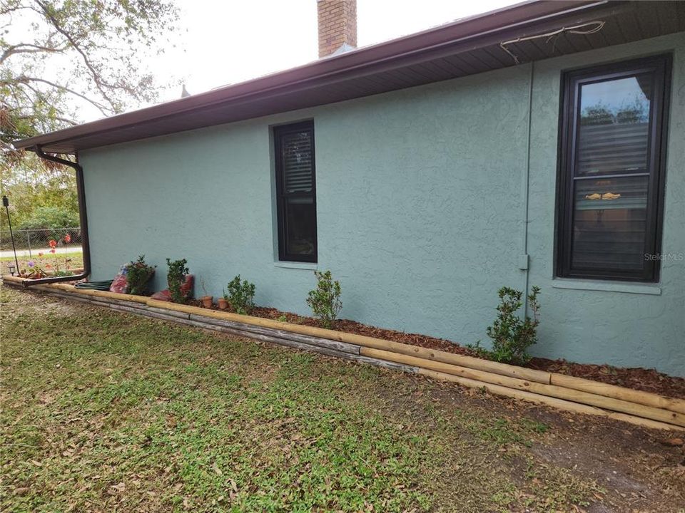 For Sale: $349,000 (3 beds, 3 baths, 2011 Square Feet)