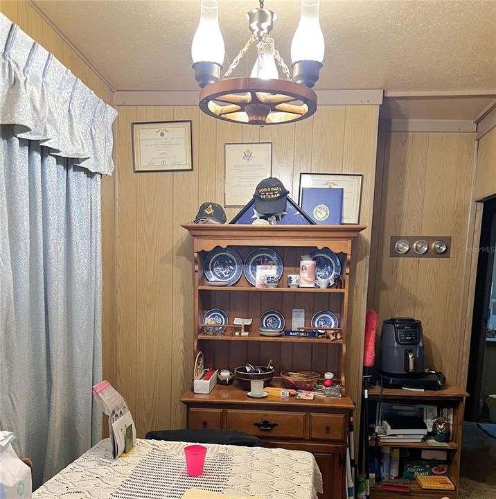 For Sale: $235,000 (2 beds, 1 baths, 782 Square Feet)