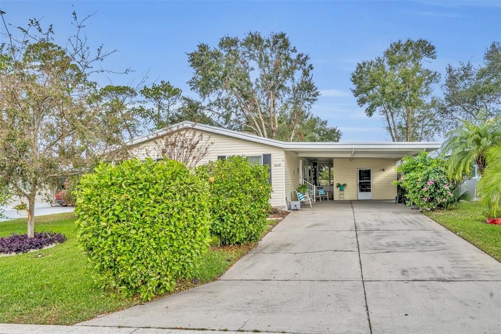 Front with driveway