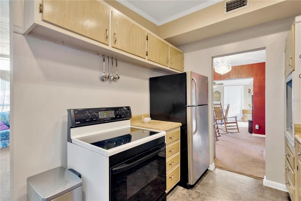 For Sale: $530,000 (3 beds, 2 baths, 1852 Square Feet)