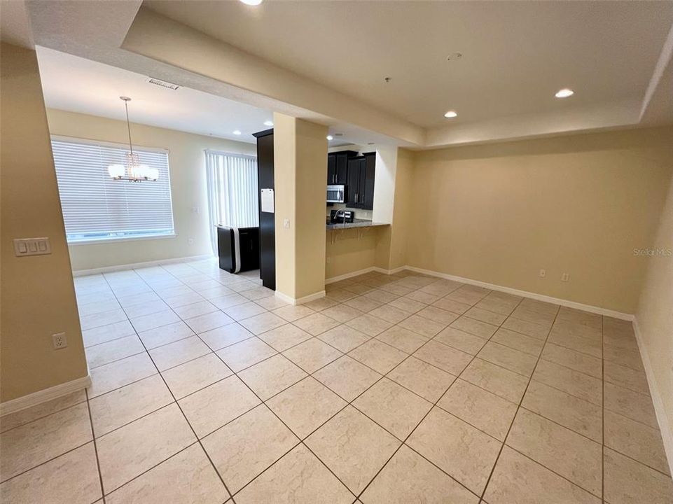 For Rent: $2,600 (3 beds, 2 baths, 1669 Square Feet)