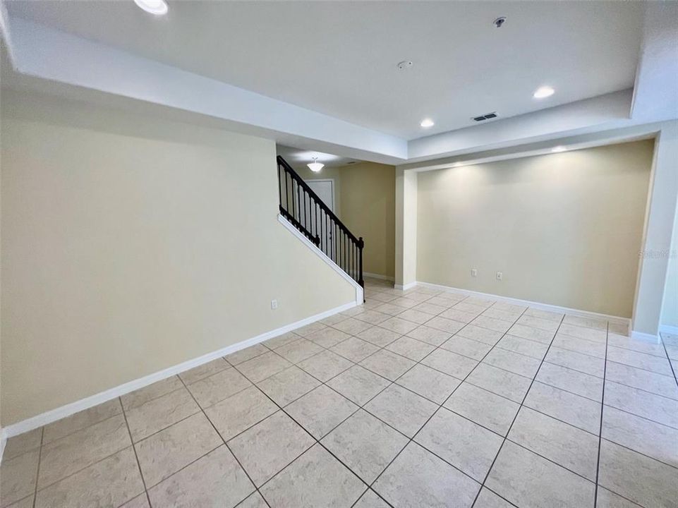 For Rent: $2,600 (3 beds, 2 baths, 1669 Square Feet)