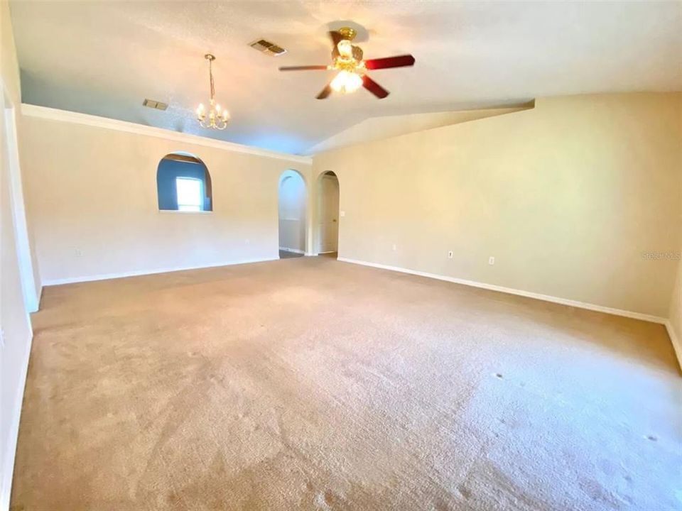 For Rent: $2,500 (3 beds, 2 baths, 1264 Square Feet)