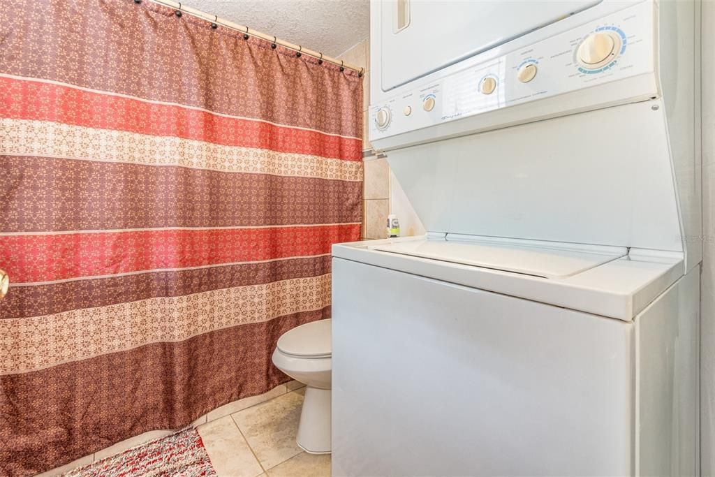 For Sale: $214,500 (2 beds, 2 baths, 1049 Square Feet)