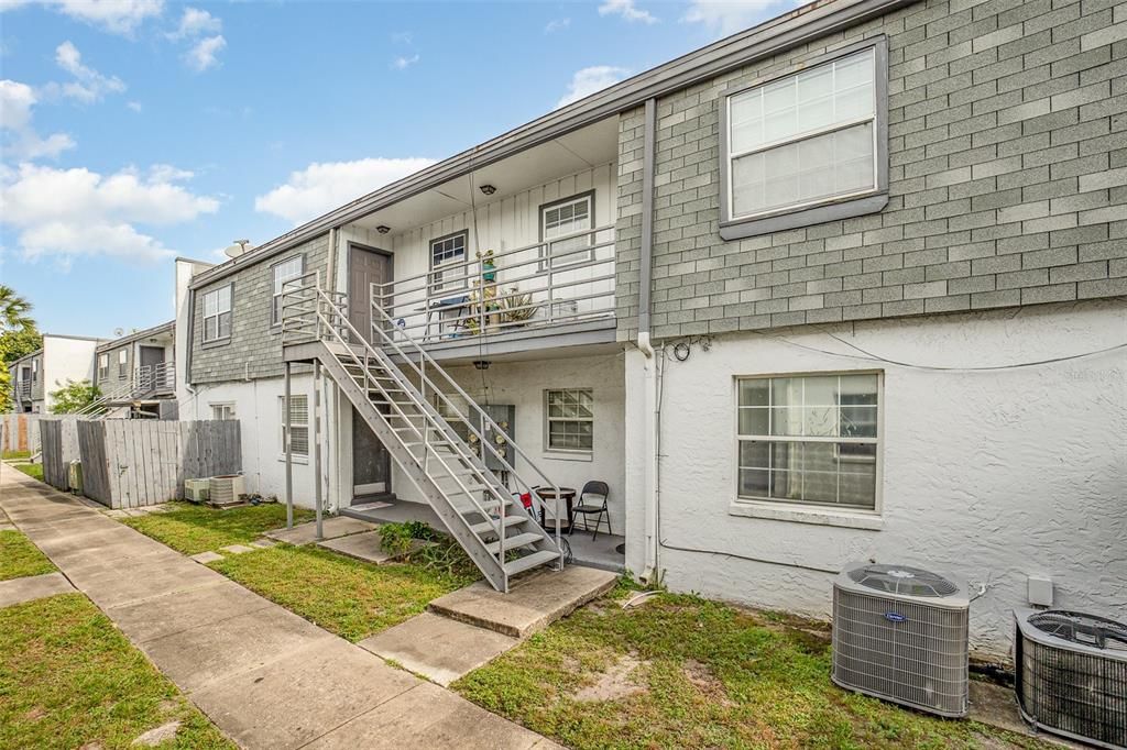 For Sale: $214,500 (2 beds, 2 baths, 1049 Square Feet)