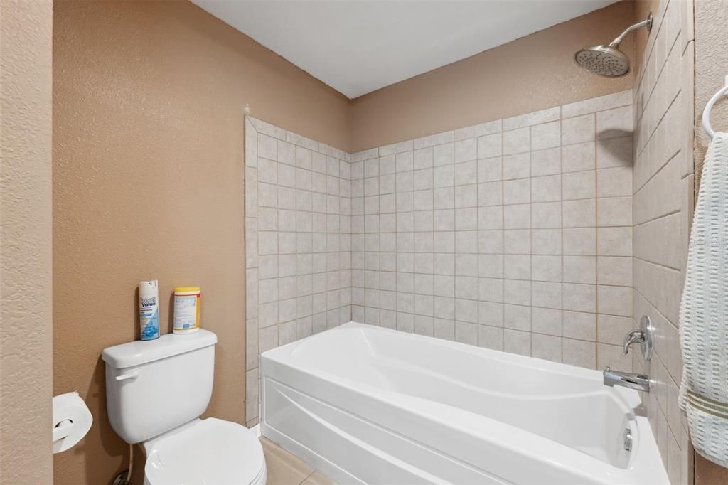 For Sale: $450,000 (3 beds, 2 baths, 1709 Square Feet)