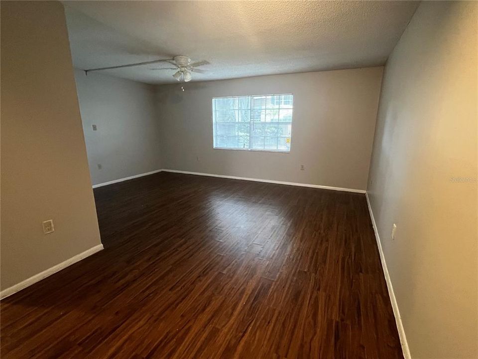 For Rent: $1,650 (1 beds, 1 baths, 760 Square Feet)