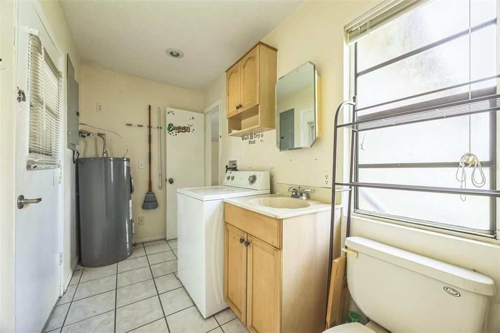 For Sale: $239,900 (2 beds, 2 baths, 1512 Square Feet)