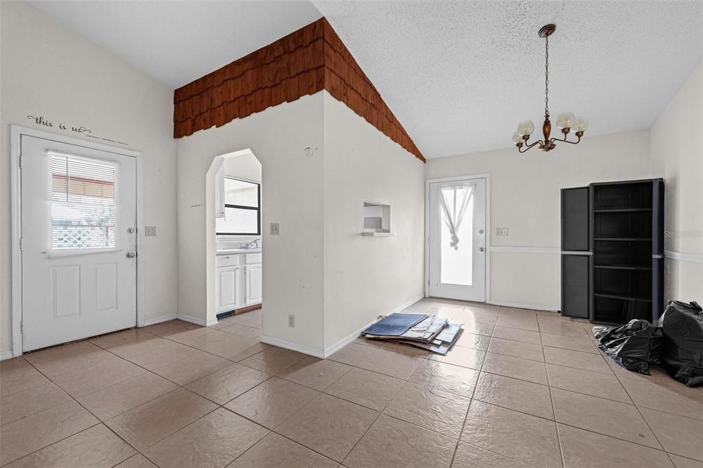 For Sale: $239,900 (2 beds, 2 baths, 1512 Square Feet)