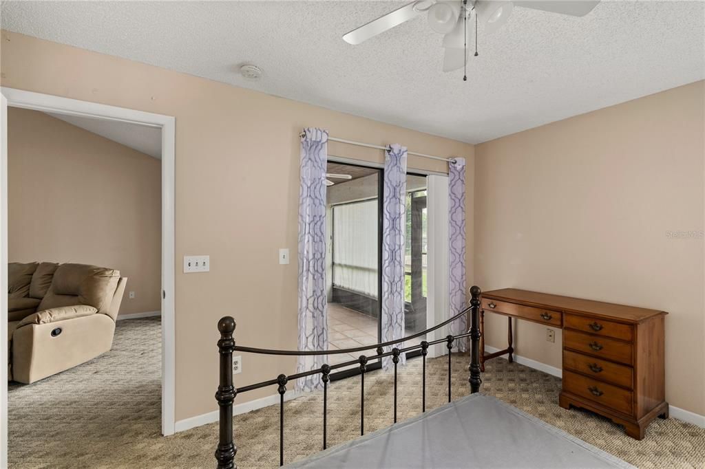 For Sale: $249,900 (2 beds, 2 baths, 1044 Square Feet)