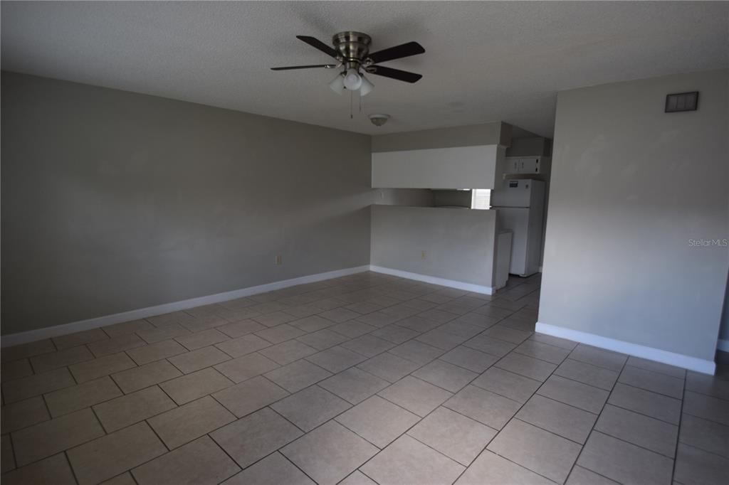 For Rent: $1,325 (2 beds, 1 baths, 1664 Square Feet)