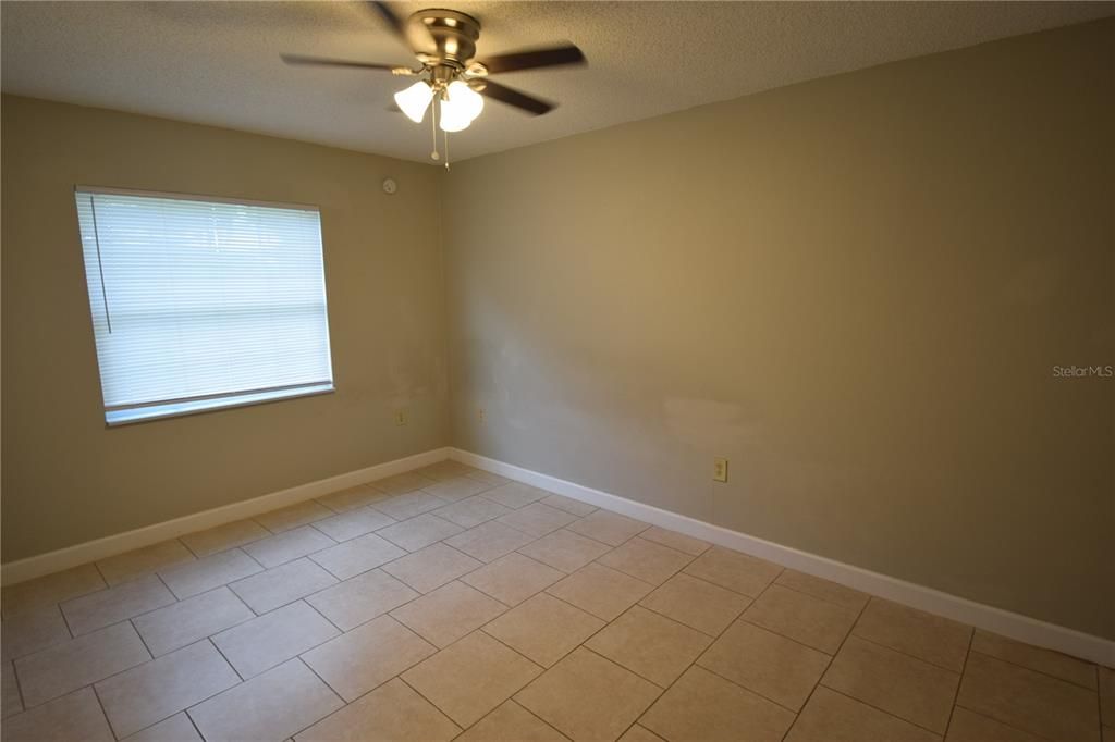 For Rent: $1,325 (2 beds, 1 baths, 1664 Square Feet)