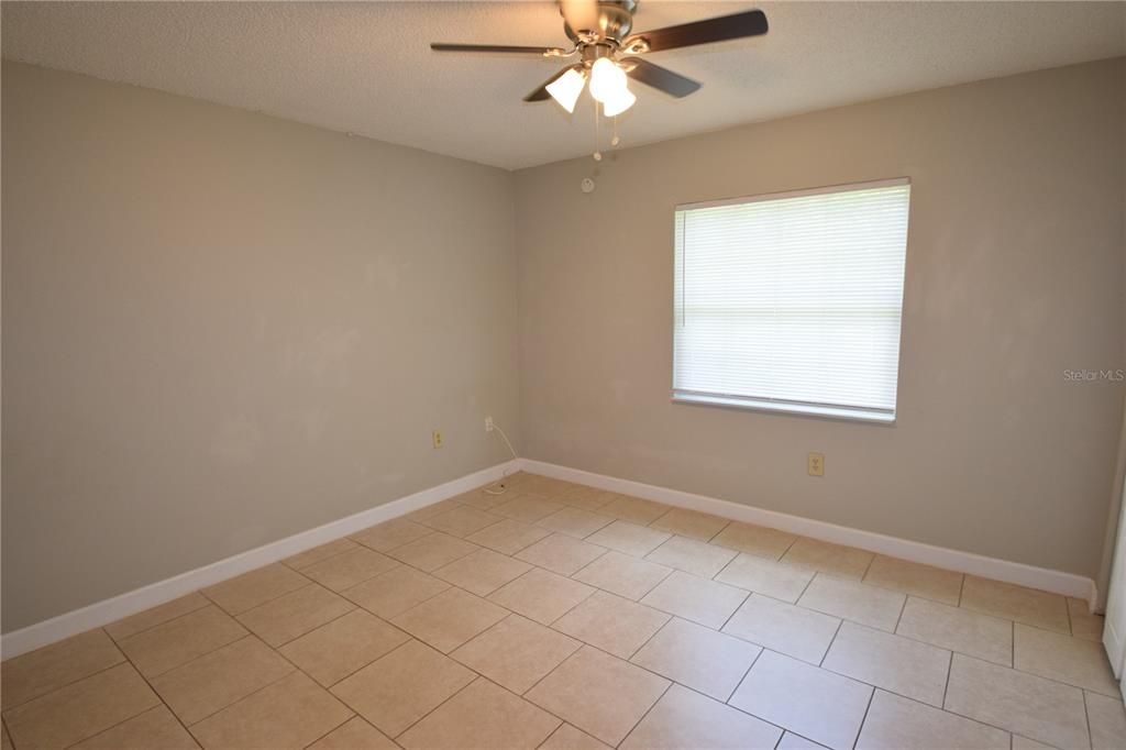 For Rent: $1,325 (2 beds, 1 baths, 1664 Square Feet)