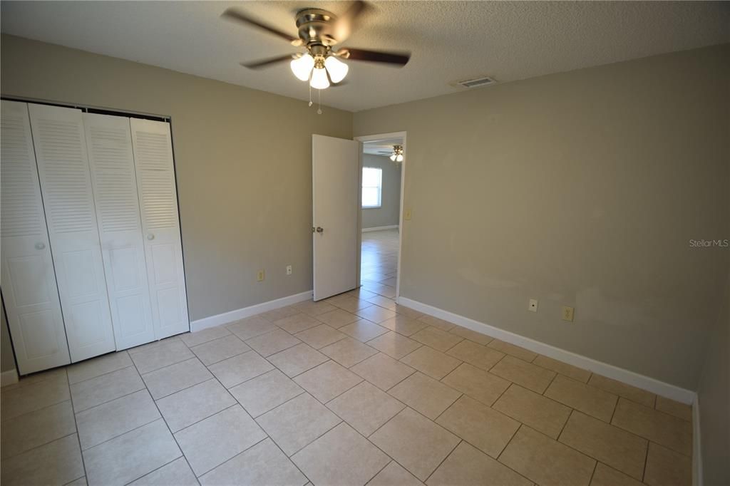 For Rent: $1,325 (2 beds, 1 baths, 1664 Square Feet)