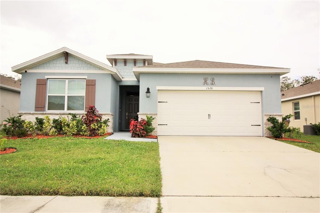 For Rent: $3,275 (3 beds, 2 baths, 2038 Square Feet)