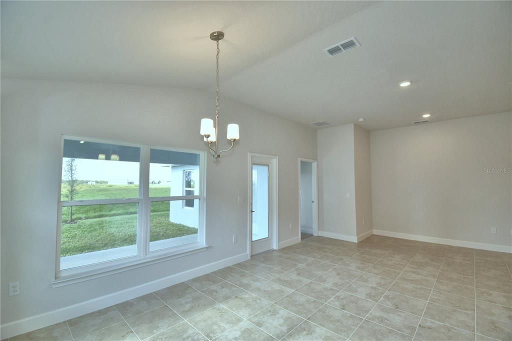 Active With Contract: $339,955 (3 beds, 2 baths, 1970 Square Feet)