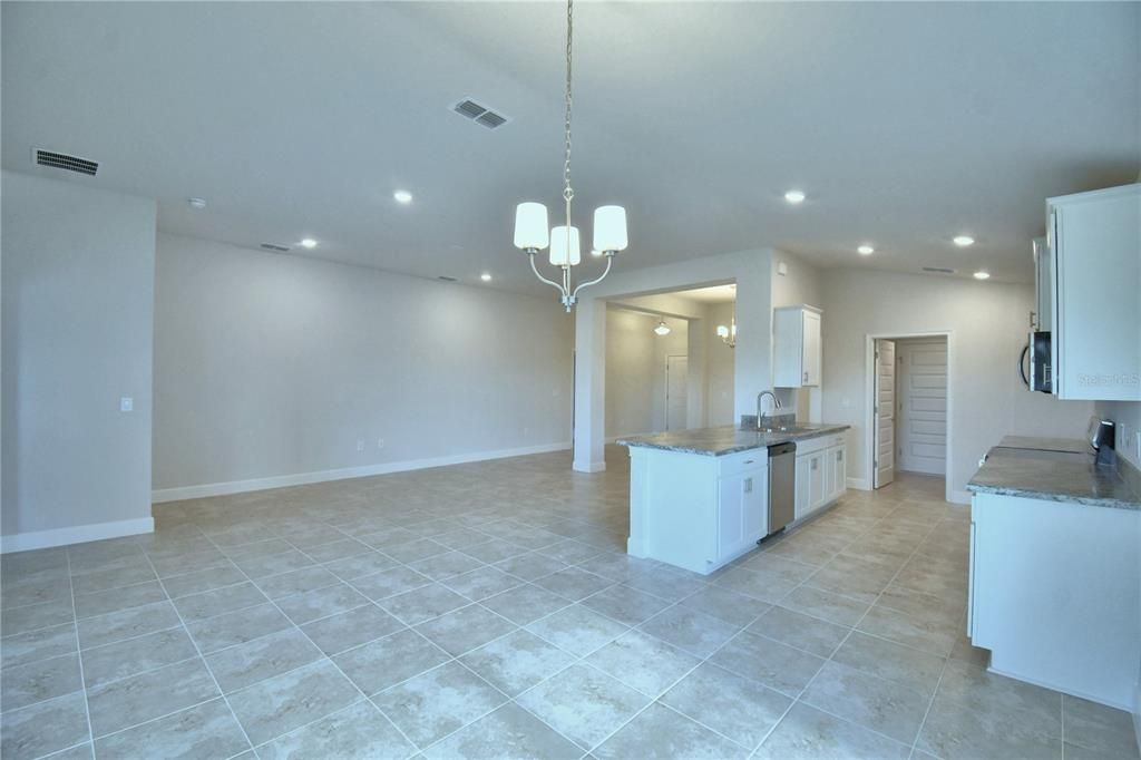 Active With Contract: $339,955 (3 beds, 2 baths, 1970 Square Feet)