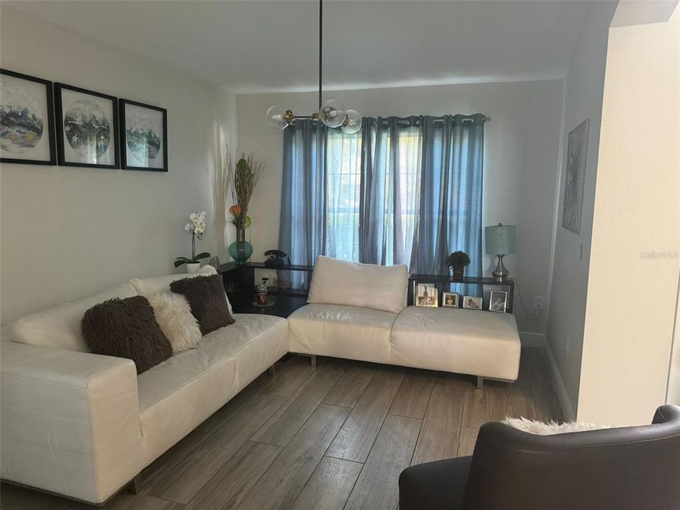 En Venta: $799,500 (4 camas, 2 baños, 2396 Pies cuadrados)