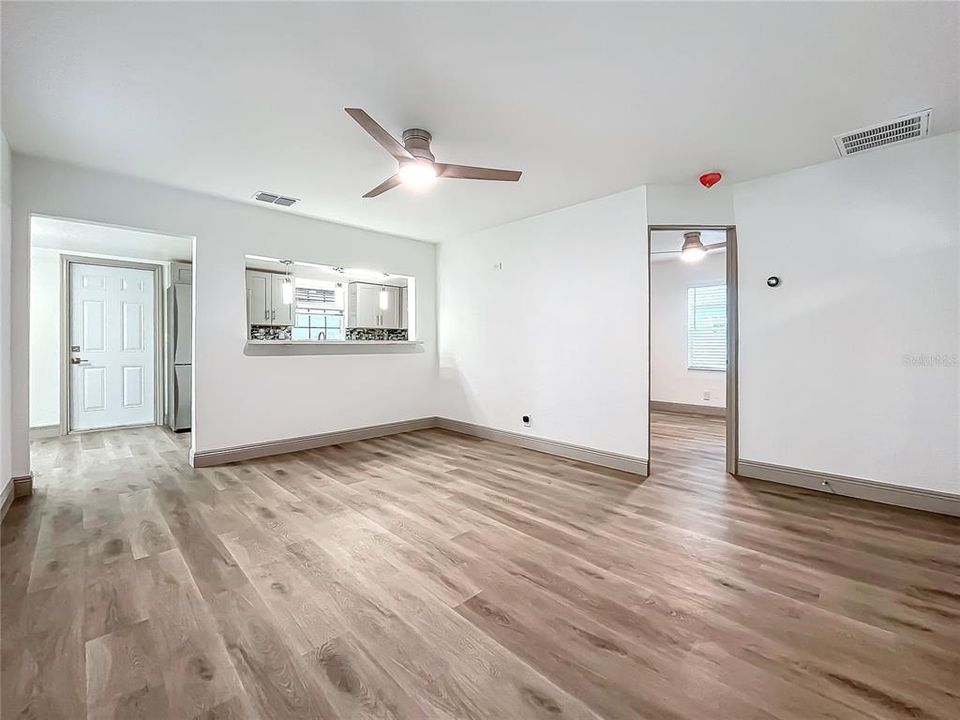 For Sale: $275,000 (1 beds, 1 baths, 600 Square Feet)