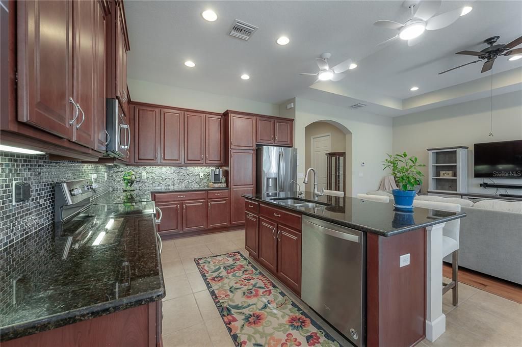 For Sale: $445,000 (2 beds, 2 baths, 1736 Square Feet)