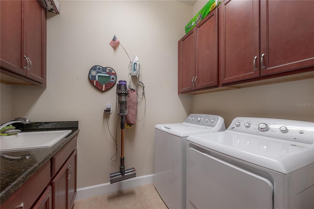 For Sale: $445,000 (2 beds, 2 baths, 1736 Square Feet)