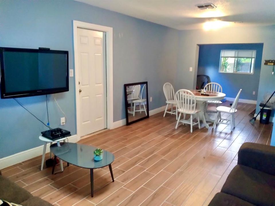 For Sale: $269,900 (3 beds, 1 baths, 1080 Square Feet)