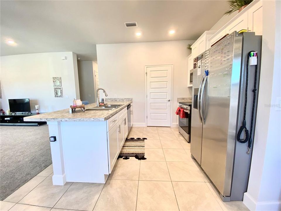 For Rent: $2,500 (3 beds, 2 baths, 1777 Square Feet)