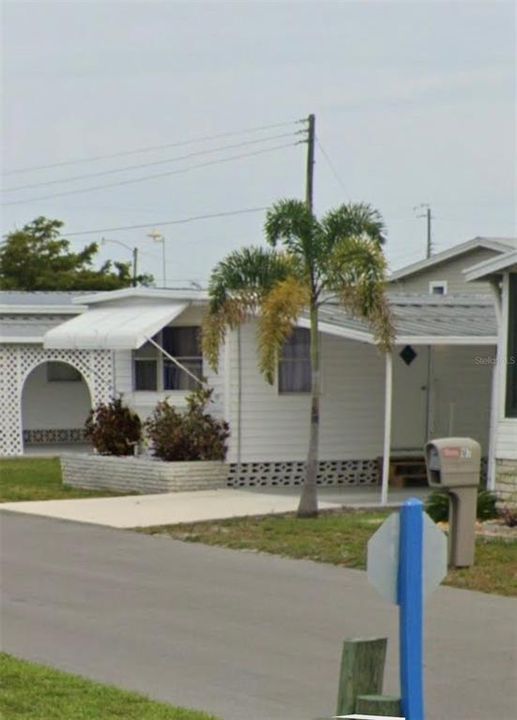 For Rent: $2,000 (2 beds, 1 baths, 872 Square Feet)