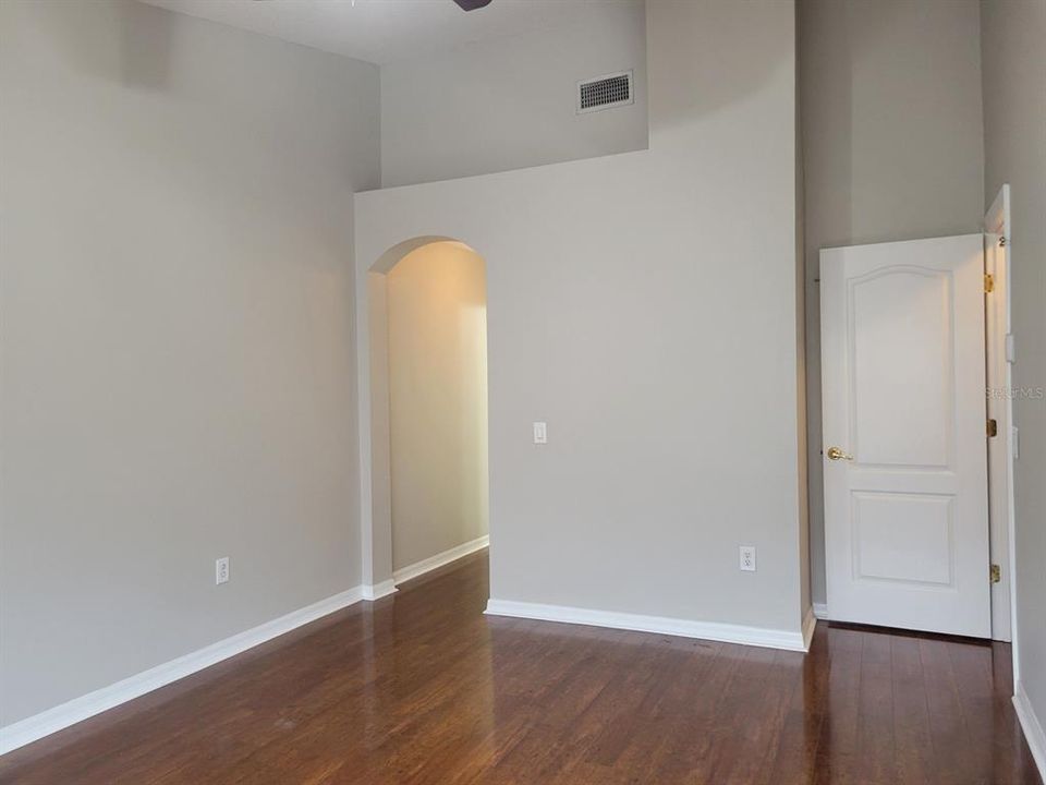 For Rent: $1,900 (3 beds, 2 baths, 1360 Square Feet)