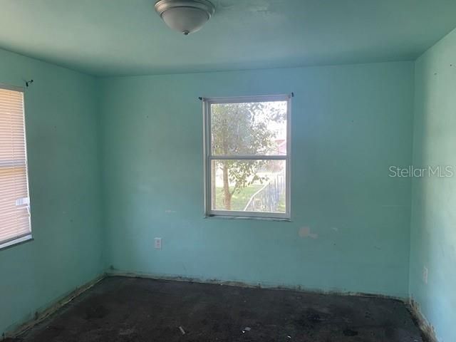 For Sale: $179,000 (2 beds, 1 baths, 1040 Square Feet)