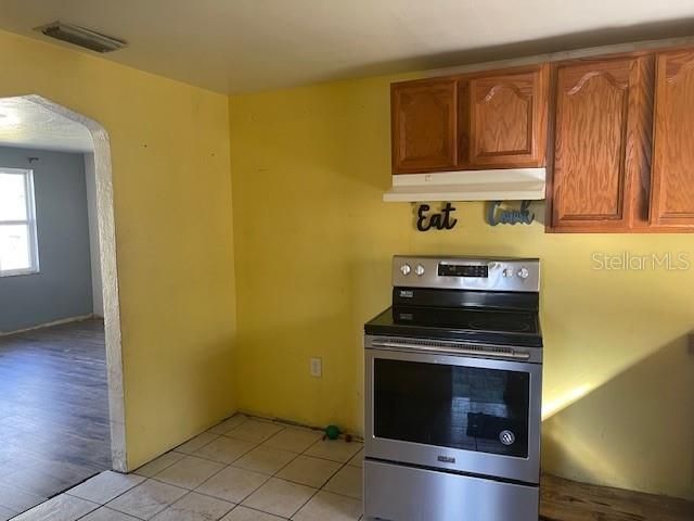 For Sale: $179,000 (2 beds, 1 baths, 1040 Square Feet)