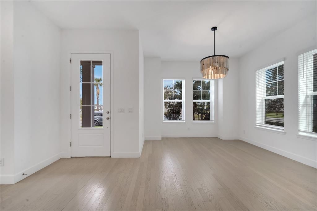 Foyer & Dinning Room